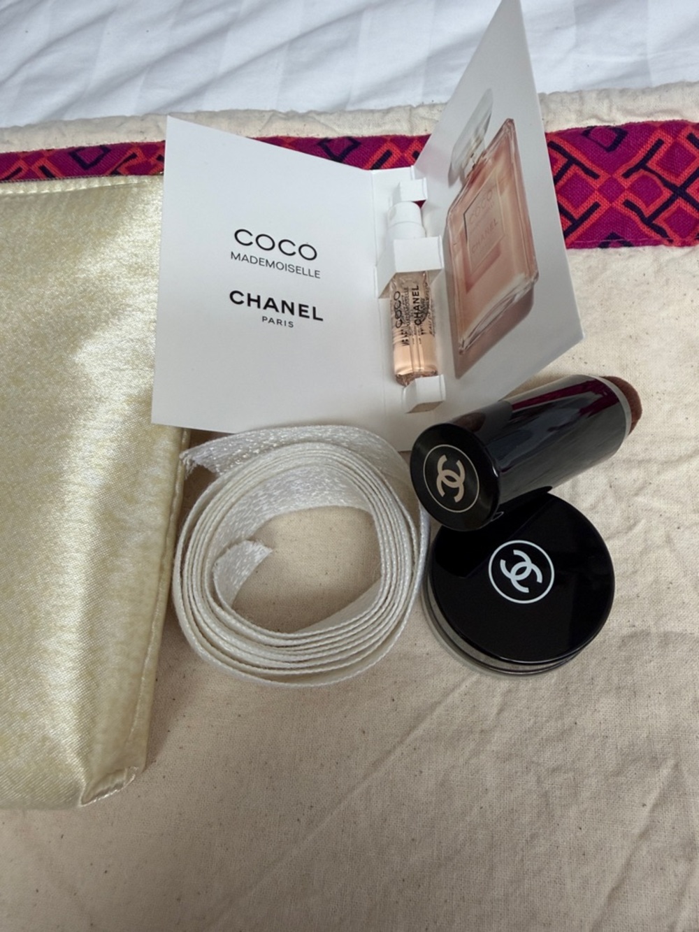 GWP CoCo Chanel Cream Clutch Bag - Picture 2 of 10